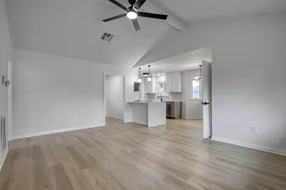 5802 Chrystell Lane, Houston, TX 77092 - Photo 6