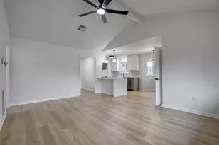 5802 Chrystell Ln, Houston, TX 77092 - Photo 6