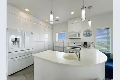 2496 Gilmore, Crystal Beach, TX 77650 - Photo 4