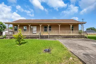 831 Easy St, La Porte, TX 77571 - Photo 1