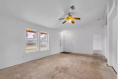 831 Easy St, La Porte, TX 77571 - Photo 10