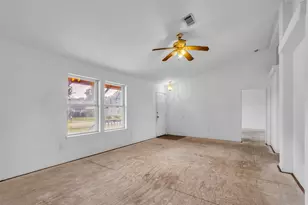 831 Easy St, La Porte, TX 77571 - Photo 10