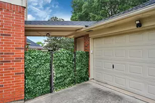 17514 Whispering Star Ct, Houston, TX 77095 - Photo 4