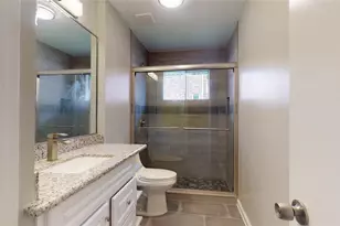 941 W 17th St, Houston, TX 77008 - Photo 32