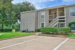 198 April Point Dr N, Conroe, TX 77356 - Photo 4