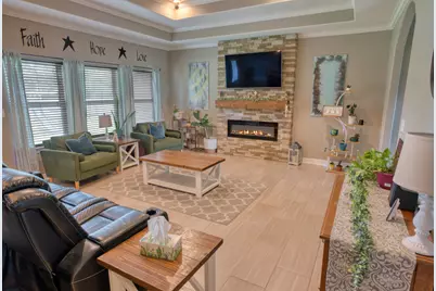 512 Wellshire, West Columbia, TX 77486 - Photo 4