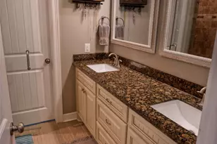512 Wellshire, West Columbia, TX 77486 - Photo 14