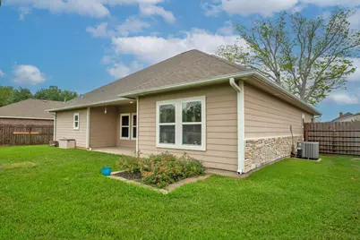 512 Wellshire, West Columbia, TX 77486 - Photo 32