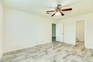 5061 Hauna Ln, Dickinson, TX 77539 - Photo 8