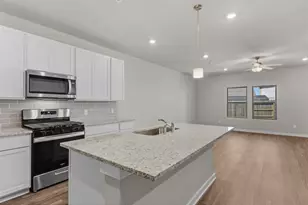 3631 Atlas Pt Ln, Angleton, TX 77515 - Photo 4