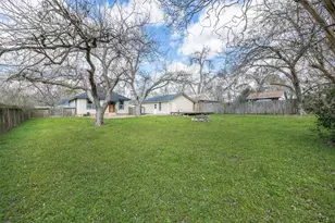 400 N Chappell Hill St, Brenham, TX 77833 - Photo 6