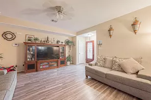 944 Dewalt St, Houston, TX 77088 - Photo 6