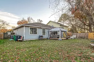 944 Dewalt St, Houston, TX 77088 - Photo 16