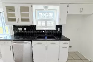 22176 Heatherwood Dr, Porter, TX 77365 - Photo 10