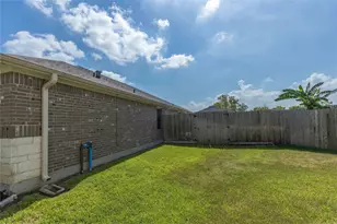 7906 Tamarind Ln, Baytown, TX 77521 - Photo 40