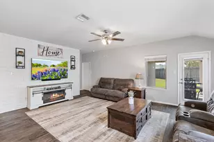 7906 Tamarind Ln, Baytown, TX 77521 - Photo 14