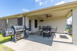 7906 Tamarind Ln, Baytown, TX 77521 - Photo 36