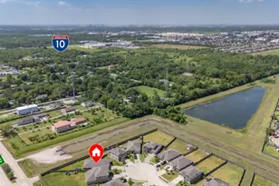 7906 Tamarind Ln, Baytown, TX 77521 - Photo 2