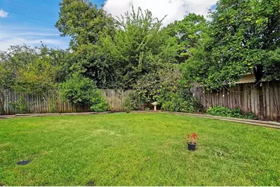 7810 Meadowglen Lane, Houston, TX 77063 - Photo 12