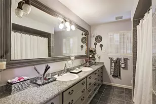 7810 Meadowglen Ln, Houston, TX 77063 - Photo 10