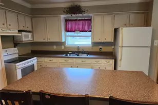 407 Ave C, Markham, TX 77456 - Photo 2