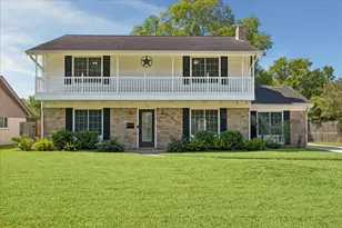 426 Pebblebrook Dr, Seabrook, TX 77586 - Photo 1