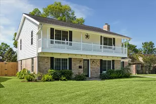 426 Pebblebrook Dr, Seabrook, TX 77586 - Photo 2