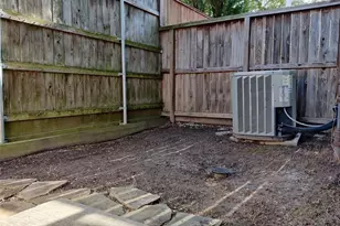 2710 Hullsmith Dr, Houston, TX 77063 - Photo 20