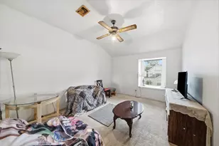 6438 Chatham Island Ln, Houston, TX 77035 - Photo 14