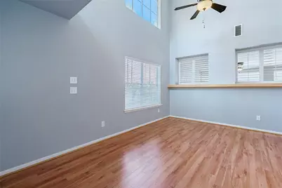 22 E New Avery Place, The Woodlands, TX 77382 - Photo 8