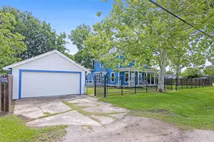 1200 4th St, Palacios, TX 77465 - Photo 6