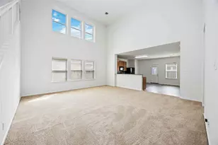 221 Shoshone Ridge Dr, La Marque, TX 77568 - Photo 4