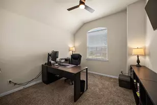 341 Burgundy Dr, Alvin, TX 77511 - Photo 32