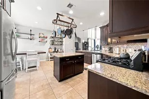 234 Dale Ridge Ln, Dickinson, TX 77539 - Photo 16