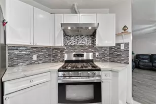 4210 W Meadows Dr, Sugar Land, TX 77479 - Photo 18