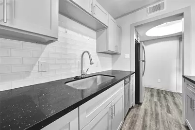 2801 Carrolton #4, Houston, TX 77023 - Photo 16