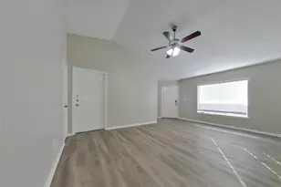 3254 Kelling St, Houston, TX 77045 - Photo 2