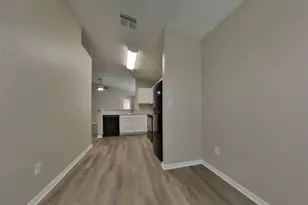 3254 Kelling St, Houston, TX 77045 - Photo 4