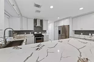 4019 St Michaels Ct, Sugar Land, TX 77479 - Photo 12