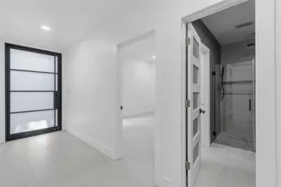54 Legend Lane, Houston, TX 77024 - Photo 4