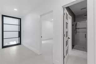 54 Legend Ln, Houston, TX 77024 - Photo 4