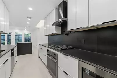 54 Legend Lane, Houston, TX 77024 - Photo 16