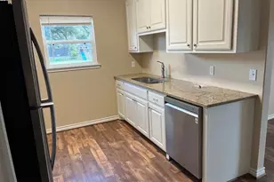 1841 Caroline Ln, Sealy, TX 77474 - Photo 8