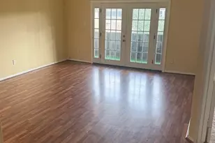 3055 Walnut Bend Ln, Houston, TX 77042 - Photo 4