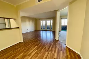 3055 Walnut Bend Ln, Houston, TX 77042 - Photo 2