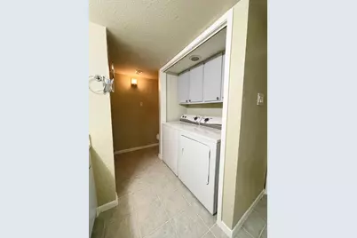 3055 Walnut Bend Lane #36, Houston, TX 77042 - Photo 14