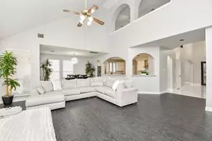 2110 5 Iron Dr, Houston, TX 77089 - Photo 12