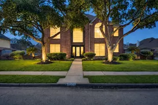 2110 5 Iron Dr, Houston, TX 77089 - Photo 1