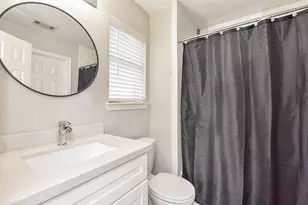 2110 5 Iron Dr, Houston, TX 77089 - Photo 20