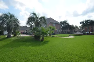 2110 5 Iron Dr, Houston, TX 77089 - Photo 26